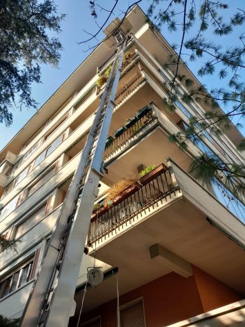 NOLEGGIO SCALA AEREA PER TRASLOCHI E MOBILIFICI TV