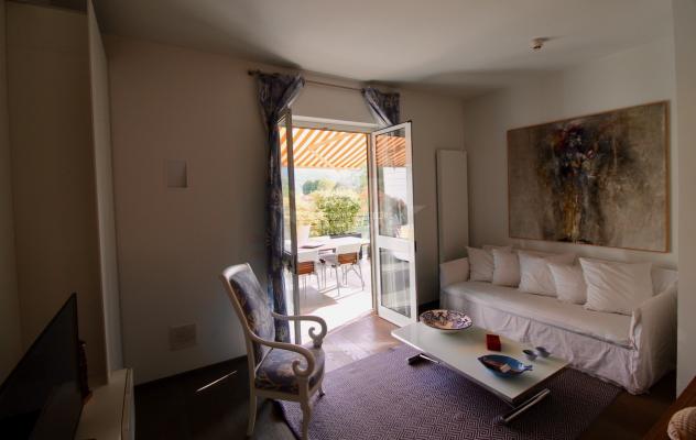 APPARTAMENTO di 5 vani e di 55 mq (PIETRASANTA) rif. 023