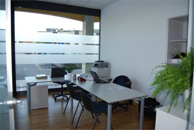 PADOVA EST – UFFICIO PIANO TERRA CON GARAGE E GRANDE VISIBILITÀ - Foto 3