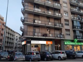 Affittiamo grazioso appartamento completamente ristrutturato e arredato zo …