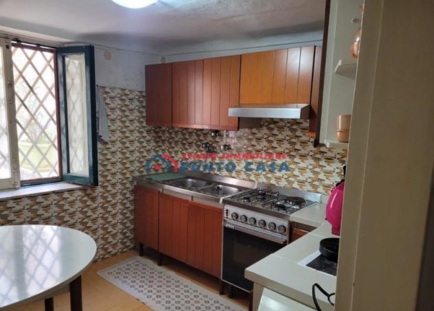 CENTRO STORICO – Via Osorio – Appartamento al 1°p. s/a – 170 mq ca. – 4 vani + acc. Buone condizioni, ottima posizione. Euro 140 mila CL F - Foto 5