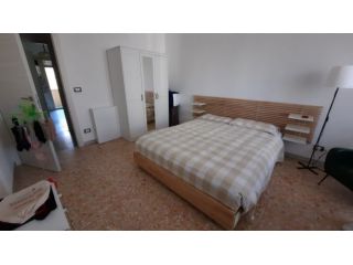 STANZA PER STUDENTESSA/ZONA SAN GIOVANNI BOSCO/LINEA A SUBAUGUSTA