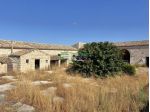 Rif.2671 - Casale in pietra con Baglio e Terreno a Modica