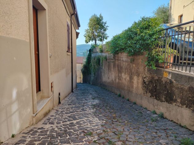 IMMOBILE PANORAMICO SEMI-INDIPENDENTE SU DUE LIVELLI NEL BORGO DI LAURINO - Foto 10