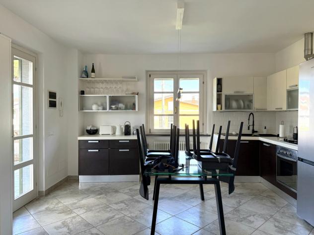 RONCHI, in piccolo complesso residenziale, appartamento al primo piano con ingresso indipendente, ampia terrazza abitabile. Si compone di soggiorno, c - Foto 2
