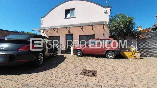 Fabbricati costruiti per esigenze industriali in vendita a Pieve Porto Morone - Rif. 4556445