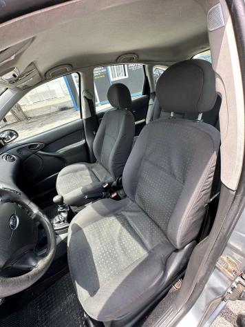 Ford Focus 1.8 TDCi (100CV) cat 5p. Ambiente - Foto 10