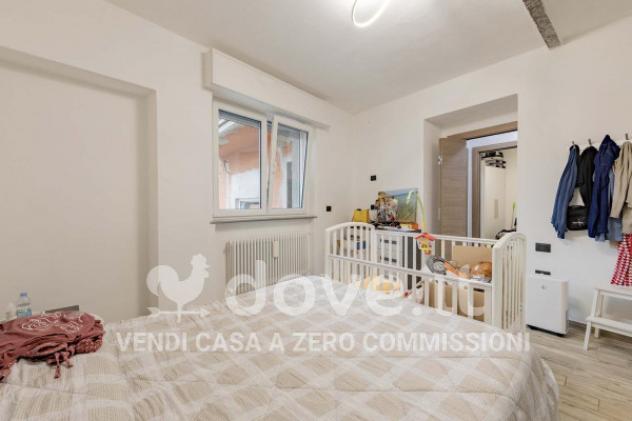 Villa di 180 m² con più di 5 locali in vendita a Caravate - Foto 10