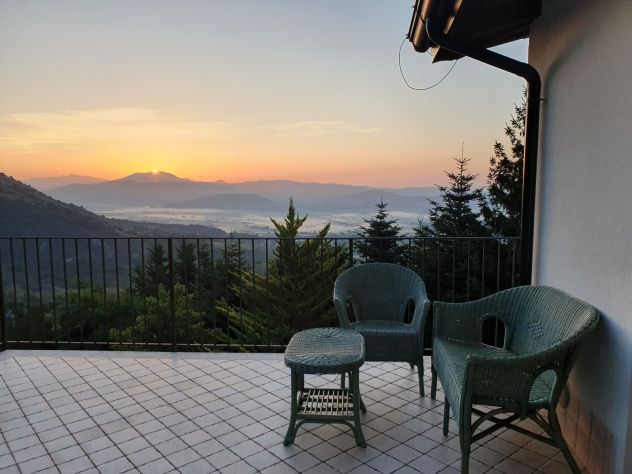 DIMORA DI PREGIO CON 3.000 MQ DI PARCO PRIVATO – SCENARIO PANORAMICO – €520.000 - Foto 8