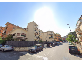 TORRE MAURA TRILOCALE ARREDATO CON BALCONE