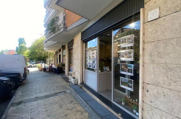 Bellissimo Negozio su 2 Livelli - Foto 14