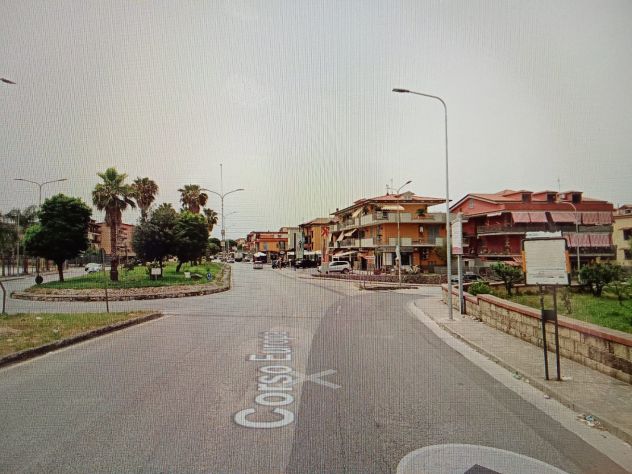 COMPENDIO con TERRENO ASFALTATO di MQ 1600 - Circumvallazione Esterna (Na)