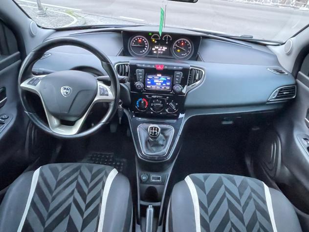 Lancia Ypsilon 1.2 69 CV 5 porte Gold - Foto 7