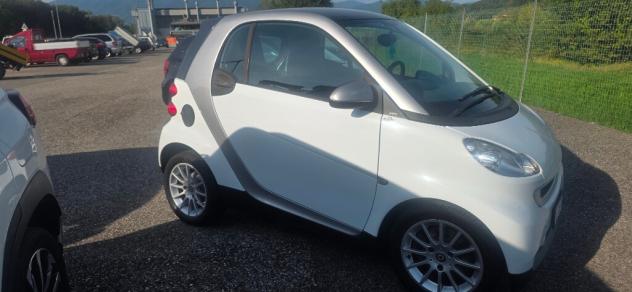 SMART fortwo 2ª serie fortwo 1000 52 kW MHD coupé passion - Foto 2