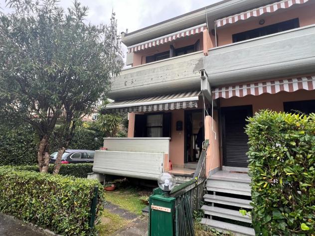 Villetta a schiera in vendita a Marina di Massa - Massa 115 mq Rif: 1386543