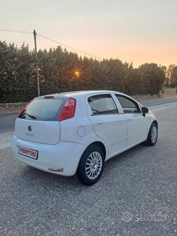 Fiat punto 1.3 mj 85cv 2015 n1 combi 4 posti - Foto 4