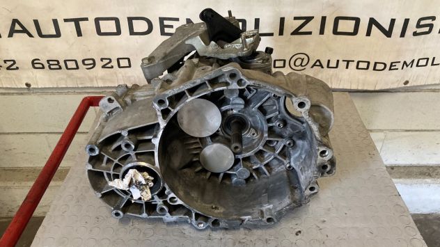 Cambio manuale Volkswagen Caddy 2.0TDI 4x4 del 2015 (NFQ) - Foto 2