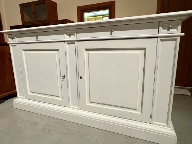 NUOVA CREDENZA 2 ANTE 4 CASSETTI MASSELLO FINITURA BIACO LACCATO INVECCHIATO