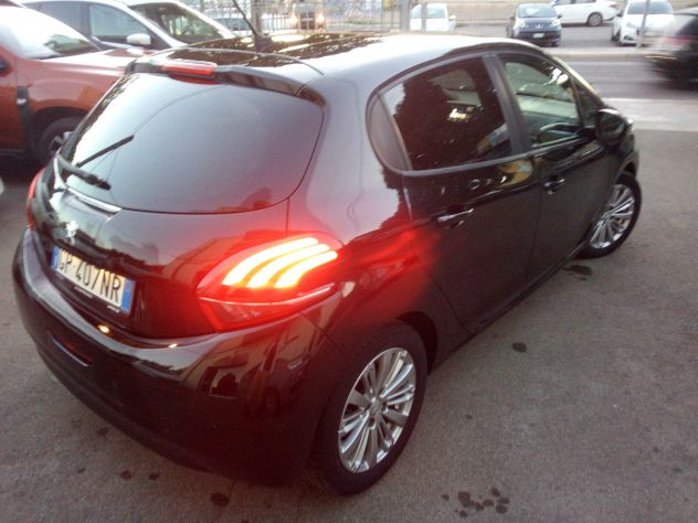 PEUGEOT 208 1.5HDI 100cv SIGNATURE Euro 6d - Foto 2