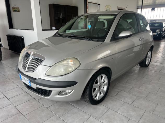 Lancia Ypsilon 1.4 16V Argento