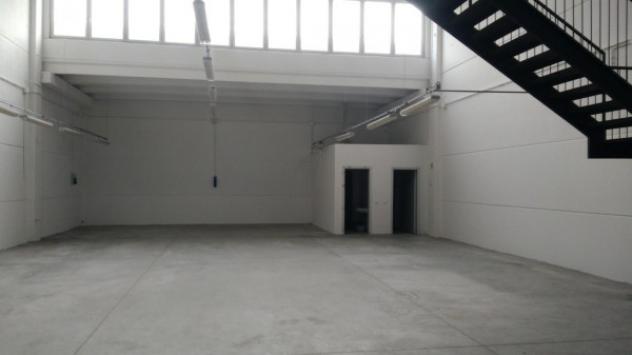Immobile di 320 m² con 2 locali in affitto a Carpi - Foto 2
