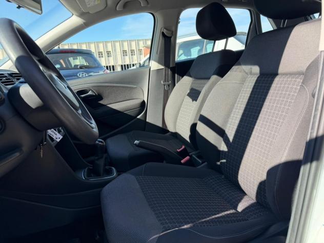 Volkswagen Polo 1.4 TDI 75cv Comfortline - Foto 10