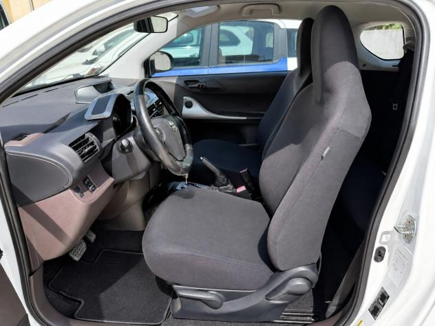 TOYOTA IQ 1.0 VVT-i CVT Multidrive - Foto 5