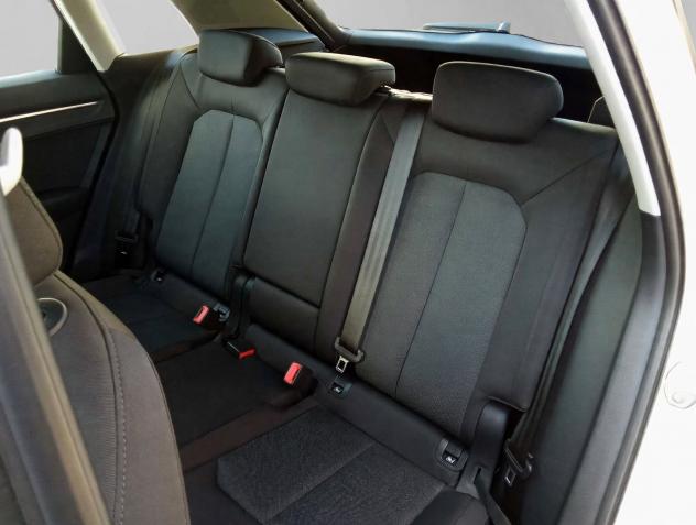 Audi Q3 35 TDI S tronic Business Advanced - Foto 9