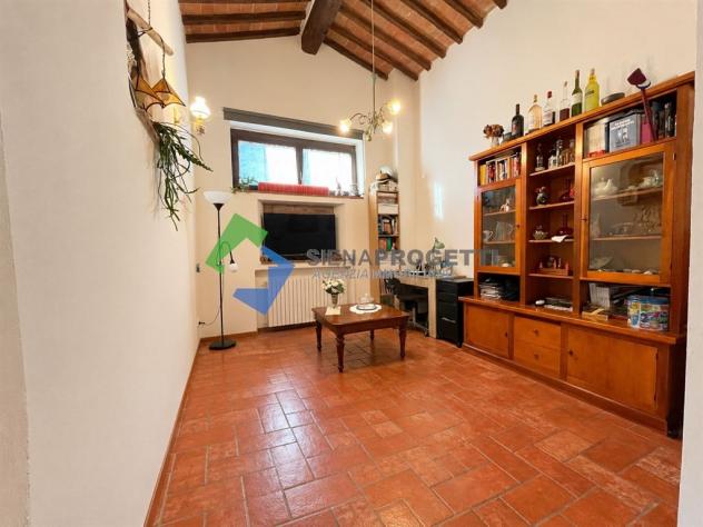 UOPINI – SIENA | APPARTAMENTO RISTRUTTURATO CON SPAZIO ESTERNO, GARAGE E POSTO AUTO - Foto 3