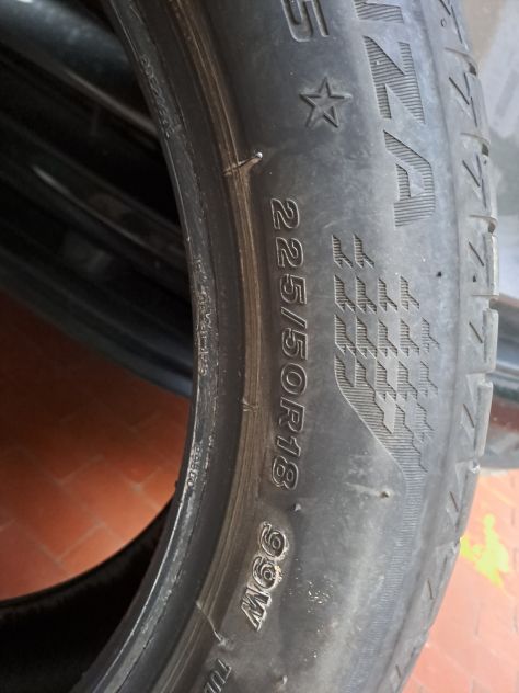 DUE PNEUMATICI 225-50-18 99W RUN FLAT