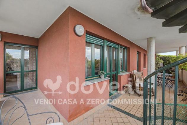 Attico / Mansarda di 180 m² con più di 5 locali e box auto doppio in vendita a Gazzada Schianno - Foto 10