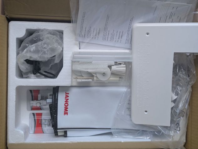 Janome 3000 Cover Pro - pari a nuovo - accessori extra - Foto 3
