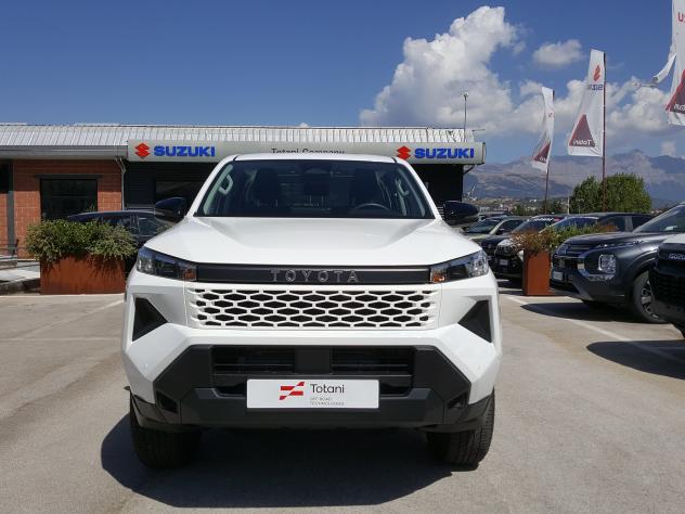 Toyota Hilux 2.8 D-4D 48V 204 CV A/T 4WD DC Mild Hybrid - Foto 2