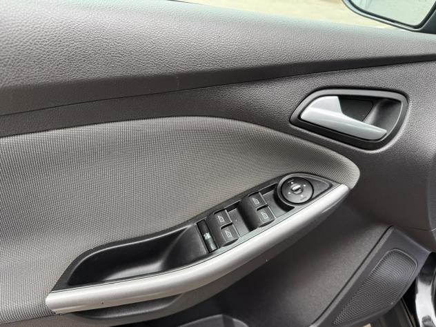 Ford Focus 1.6 TDCi 95 CV SW Titanium - Foto 9