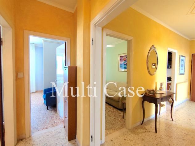 APPARTAMENTO CON AFFACCIO DIRETTO SUL MARE – LIDO DI CAMAIORE (LU) - Foto 11