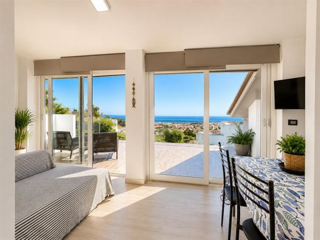 LOANO splendido attico in villa vista mare!!! - Foto 2