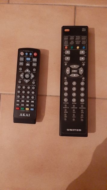 TV 15 pollici FHD HDMI SCART VGA - con ricevitore digitale - Foto 9