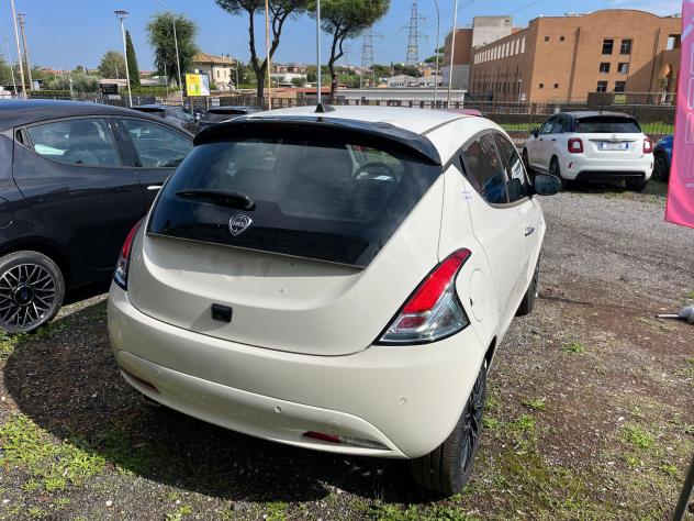 Lancia Ypsilon 1.0 FireFly 5 porte S&S Hybrid Platino - Foto 5