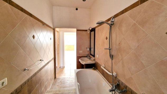 APPARTAMENTO IN PIENO CENTRO - VIA GIARDINI - MONDRAGONE - Rif. V2857 - Foto 8