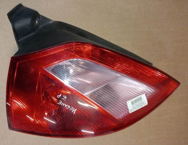 FANALE POST.S. FRECCIA ROSA VALEO RENAULT MEGANE (C84/B84) 3p / 5p  Parti elettriche  Fanaleria  Fanali  Fanale post. sx. RENAULT - MEGANE 3p / 5p - 0