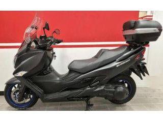 SUZUKI Burgman AN 400 con baule rif. 24126788