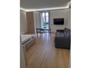MOCCIA AMPIO MONO ARREDATO TUTTO COMPRESO CENTRO PIAZZA VANVITELLI (CA)