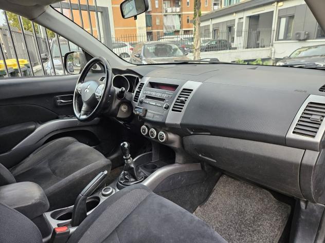 Mitsubishi Outlander Outlander 2.0 di-d 7POSTI GANCIO TRAINO - Foto 8