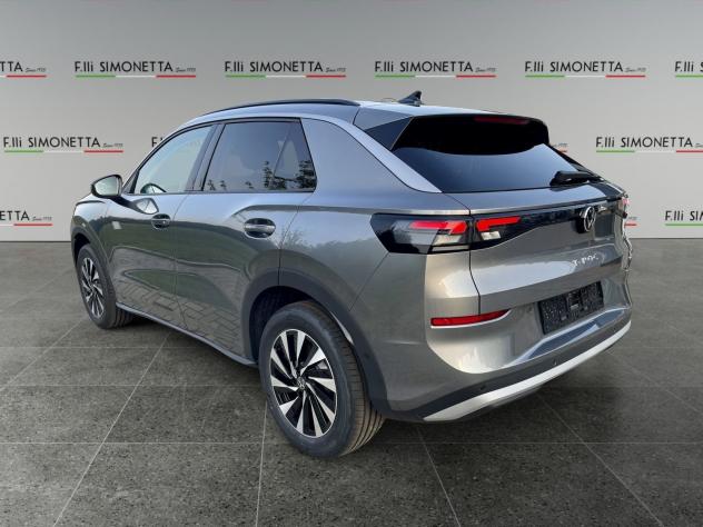 Volkswagen T-Roc 1.5 etsi Life 150cv dsg - KM0 - Foto 6