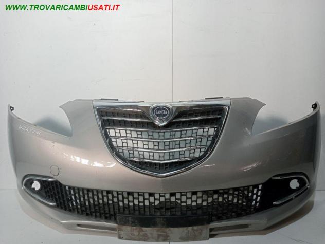 PARAURTI ANT. ORO MET. CON GRIGLIA 999-U1561941 Carrozzeria Lamierati esterni Paraurti Paraurti ant. LANCIA - NEW YPSILON - 2011 2015