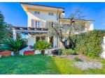 Villa in vendita a Montecatini-Terme
