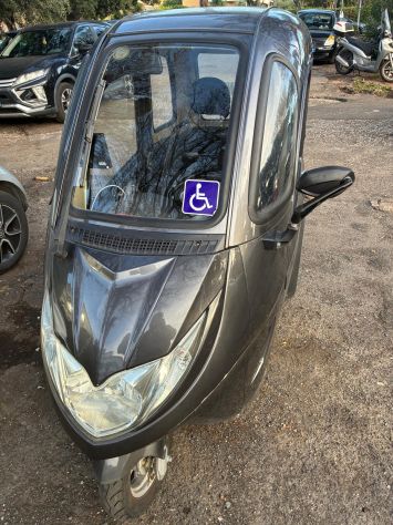 SCOOTER AUTO ELETTRICA NO TARGA NO RCA OTTIMA PER ZTL. STARDE BUS E TAXI