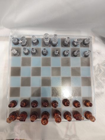Scacchiera artigianale in resina fatta a mano – completa - Foto 5