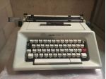 Macchina da scrivere Olivetti Studio 45j