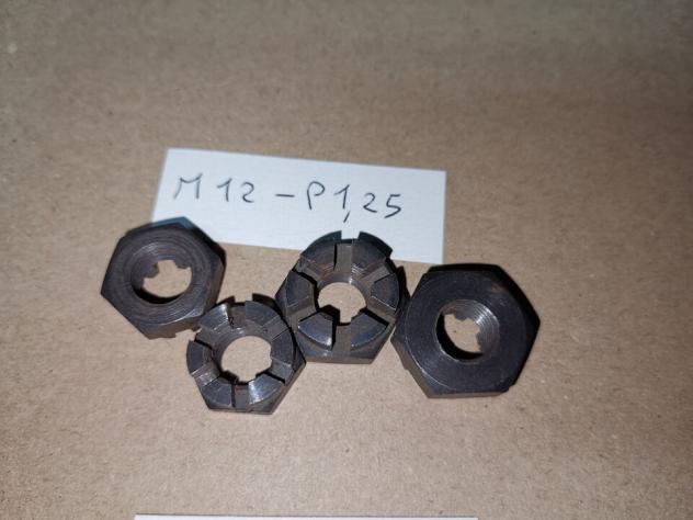 Dado a castello intagliato 12X1.5 ruota frizione M12 P1.5